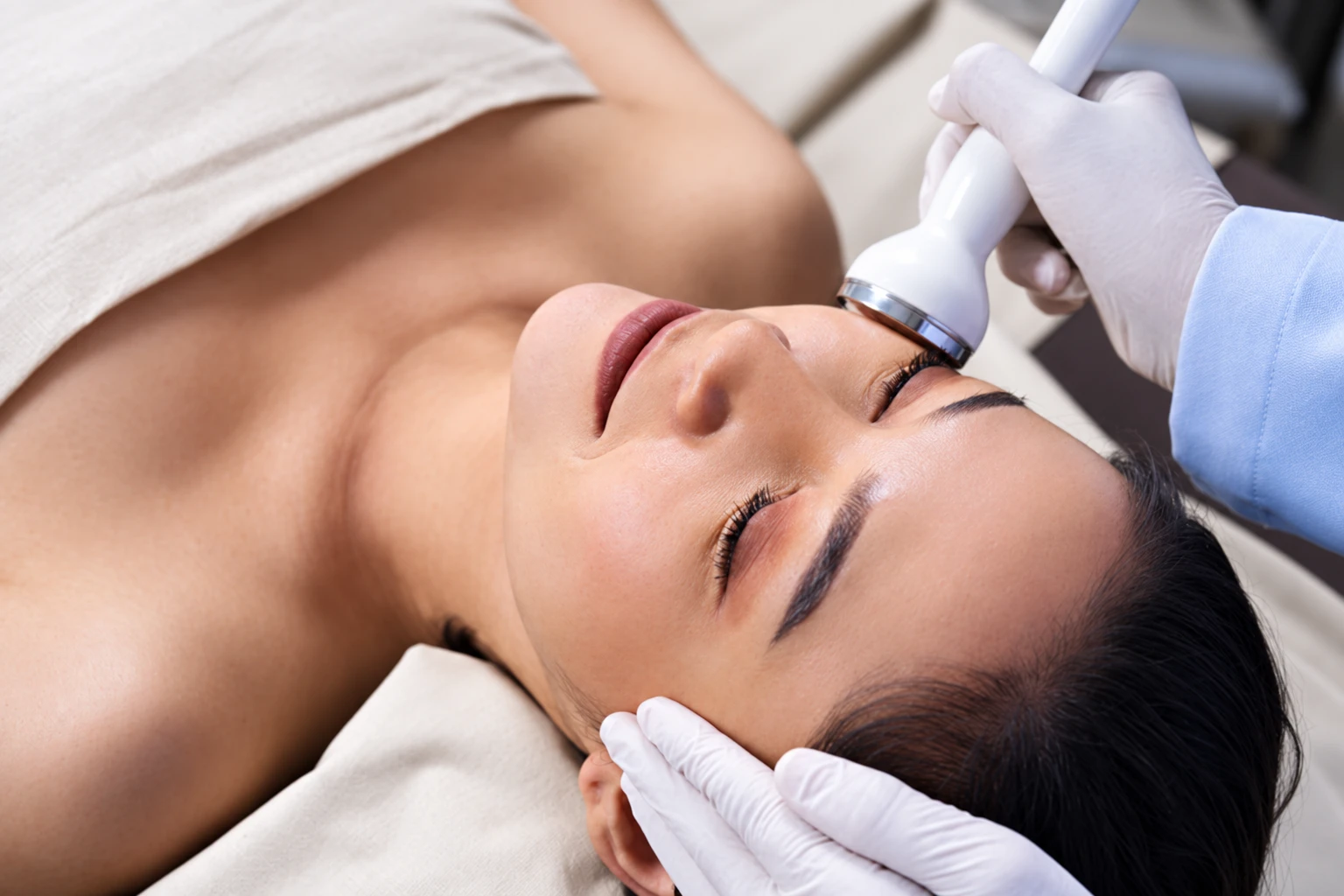 Chăm sóc da bằng công nghệ tại THEA
